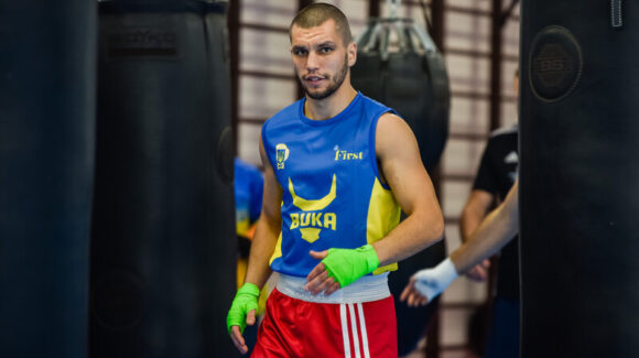 Українець Віктор Петров вийшов до 1/8 фіналу Чемпіонату світу-2021!