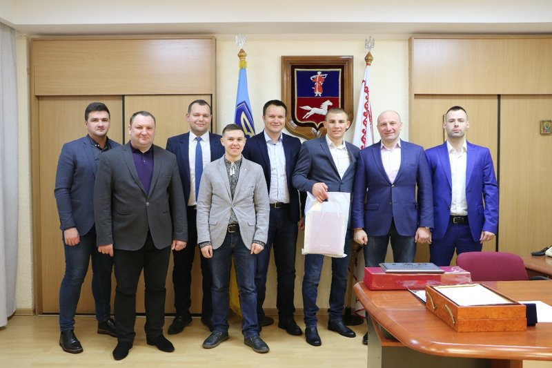 Олександр Хижняк провів зустріч з мером Черкас та відкрив всеукраїнський боксерський турнір