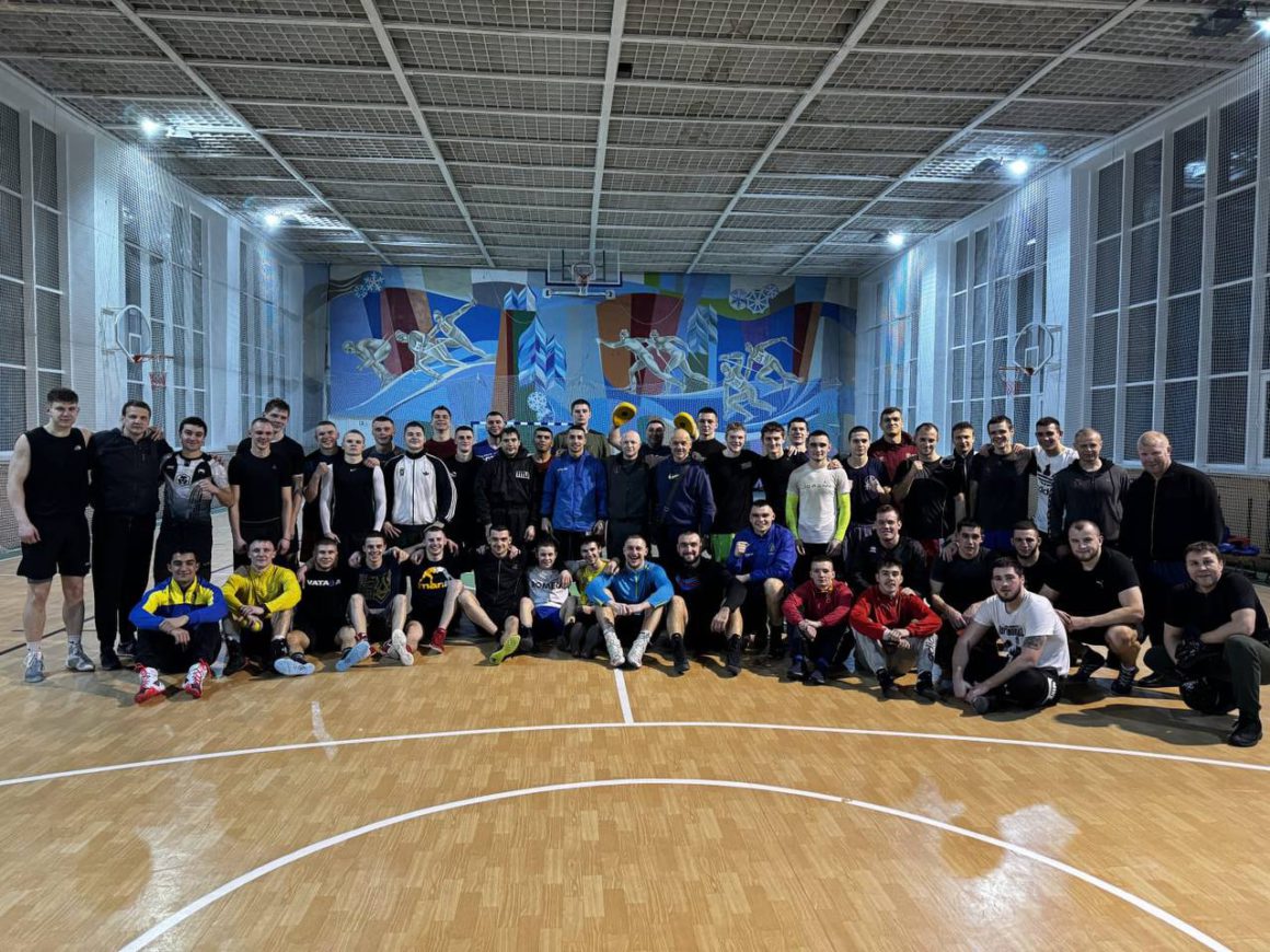 Збірні команди України різних вікових категорій наразі перебувають на навчально-тренувальних зборах готуючись до найближчих змагань