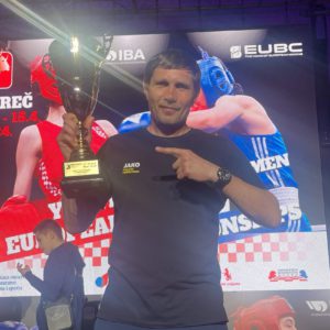 Старший тренер молодіжної збірної України з боксу Олег Кудінов ексклюзивно для LuckyPunch поділився враженнями від виступу команди на чемпіонаті Європи у Хорватії
